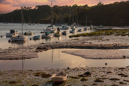 coucher de soleil sur une ria bretonne, le B&eacute;lon