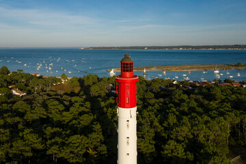 Péninsule du Cap-Ferret, Bassin d'Arcachon, France, Gironde, Nouvelle-Aquitaine, la Conche (langue de sable) du Mimbeauet phare du Cap-Ferret © Bob
