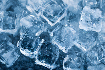 Obraz premium Close-up of Clear Blue Ice Cubes