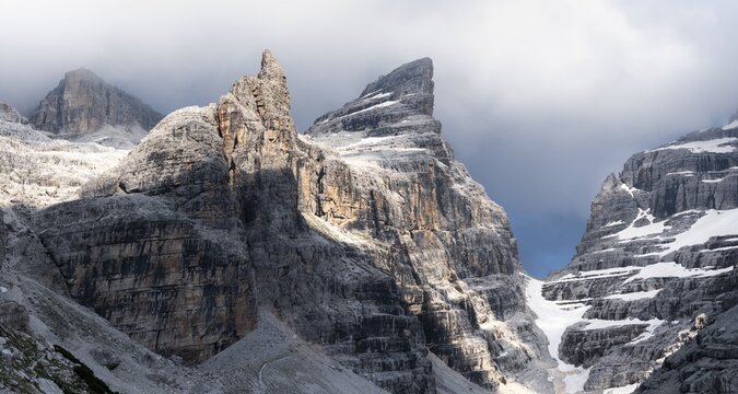 Mountain valley, Castelletto Superiore and Cima Sella peaks, back Scharte Bocca di Tuckett, dramatic atmosphere in the Brenta Mountains, Brenta, Brenta-Adamello Natural Park, Trentino, Italy