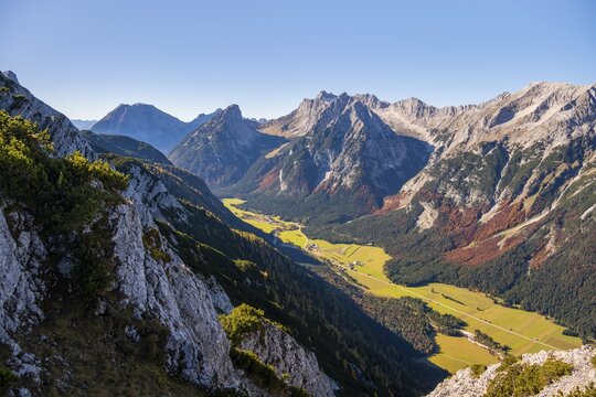 Western Karwendelspitze, Wetterstein Mountains, and view from the Gro&szlig;e Arnspitze, mountain valley and mountains, near Scharnitz, Bavaria, Germany