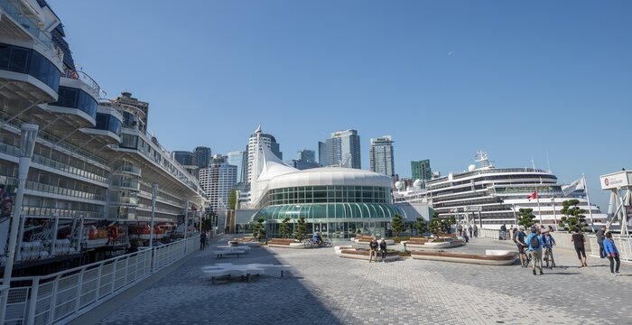 Cruise ship at the ferry terminal, Canada Place, Coal Harbour, Vancouver, British Columbia, Canada