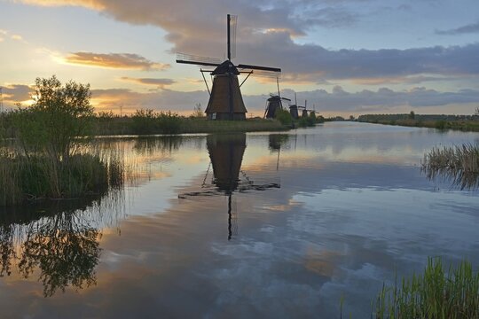 Mills on the Overwaard Polder, Kinderdijk, South Holland, Niedersande