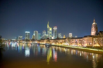 Obraz premium Frankfurt, Mainufer