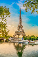 Fototapeta premium eiffel tour over Seine river