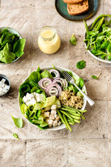 Chiken bowl with vegetables © Anna