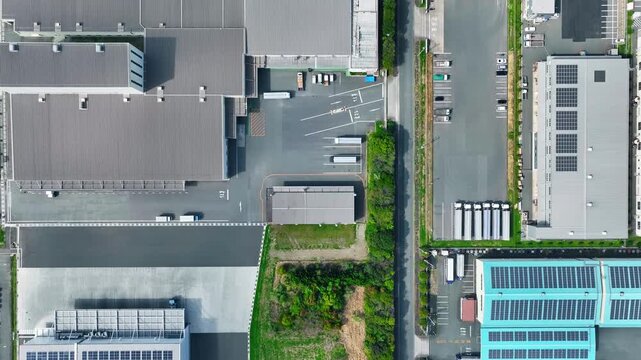 工場の並ぶ工業地帯の風景　真俯瞰空撮