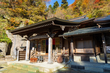 Fototapeta premium 日本の風景・秋 山形 紅葉の立石寺（山寺） 奥の院