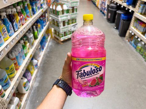 Fabuloso Multi Purpose Cleaner Bottle In Store Cleaning Supplies Aisle