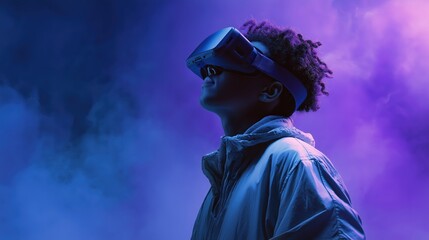 Obraz premium A person wearing a virtual reality headset, immersed in a digital experience with vibrant purple and blue lighting.