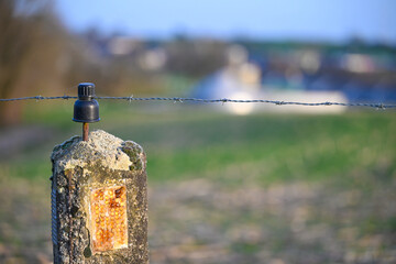 cloture electrique agriculture barbelé © J-L Flémal - BE