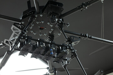 Obraz premium Advanced drone technology with multiple cameras and sensors for surveillance and reconnaissance