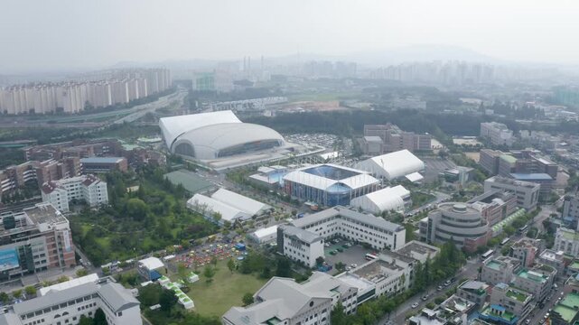 남부대학교 시립국제수영장 일대 드론 좌회전(체육시설+광주+드론+전경+회전)
