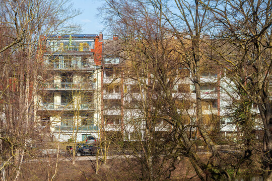 Moderne Wohnh&auml;user, Mehrfamilienh&auml;user im Winter, Bremen, Deutschland