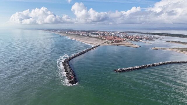 Vue a&eacute;rienne de Port Leucate dans le d&eacute;partement de l'Aude en r&eacute;gion Occitanie .  