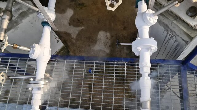 Cryogenic Liquid Loading Process with Frozen Pipes and White Frost Ice Layers in Industrial Gas Plant