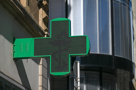 sant&eacute; pharmacie enseigne croix verte 