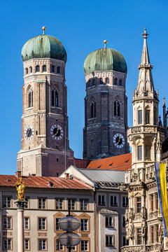 Blick auf die Frauenkirche und das Rathaus von M&uuml;nchen