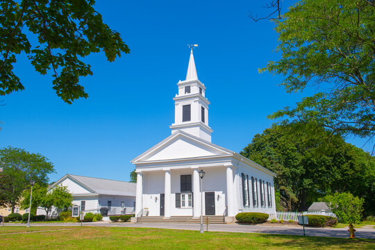 Slatersville Congregational Church at Village Green in historic village of Slatersville, town of North Smithfield, Rhode Island RI, USA. 