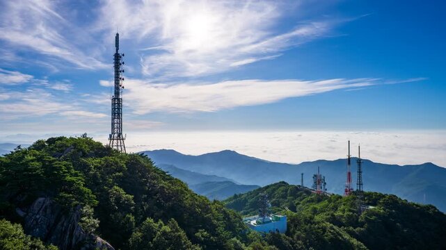 안동 학가산 아침 안개 천등산 방송탑 방향 4K 타임랩스, 대한민국