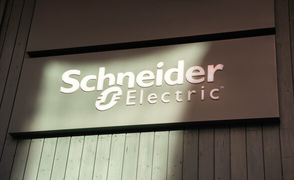 Schneider Electric logo on a building. Link&ouml;ping, &Ouml;sterg&ouml;tland, 06-08-2025