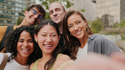 Fototapeta premium Happy Group of Friends Selfie in Urban Park