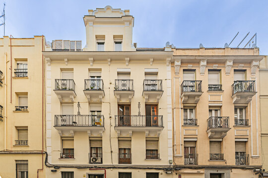  Building from the expansion period with wooden and glass balconies, distinctive elements of old Madrid residential architecture