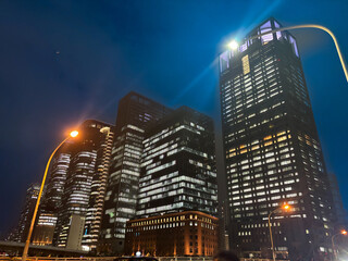 大阪中之島の高層ビル群と都市の夜景 © Saeko Go
