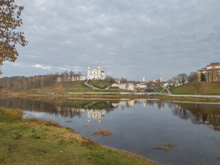Fototapeta premium River with a town on the other side