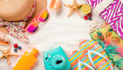 Obraz premium Composizione estiva di accessori da spiaggia sulla sabbia bianca. Generative AI 