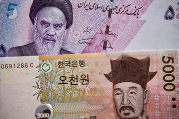 won południowokoreański i rial irański, banknoty   © Marcin Łazarczyk