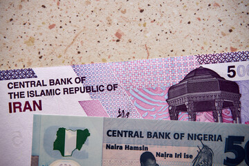 naira i rial irański, banknoty © Marcin Łazarczyk