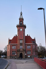 Obraz premium Altes Hafenamt Dortmund in der Abendsonne