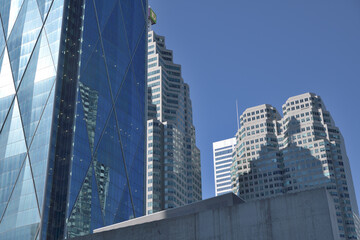 Obraz premium sun gleaming off CIBC Square with view of TD Canada Trust Tower and Brookfield Place, Toronto