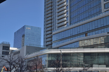 Naklejka premium grade level floors of SkyTower Pinnacle One Yonge St with view of LCBO corporate office at 100 Queens Quay E, Toronto
