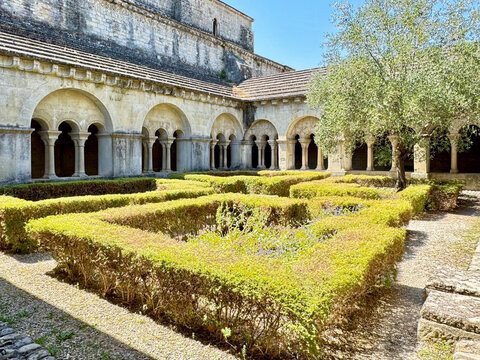 Vaison-la-Romaine est une commune fran&ccedil;aise situ&eacute;e dans le d&eacute;partement de Vaucluse, en r&eacute;gion Provence-Alpes-C&ocirc;te d'Azur. Ses habitants sont appel&eacute;s les Vaisonnais. Elle est connue pour ses vestiges r