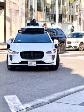 Waymo autonomous robotaxi self driving taxi