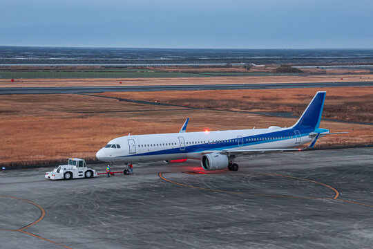 静かな冬の朝の佐賀空港