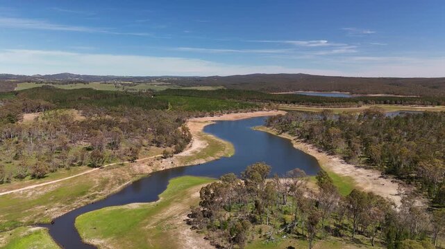 South Para Reservoir Reserve, Williamstown, South Australia &ndash; 4K aerial drone footage of winding reservoir lake, forest landscape and scenic water catchment area