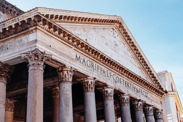 Naklejka premium Exploration of ancient Roman architecture at a historical building in Rome, Italy