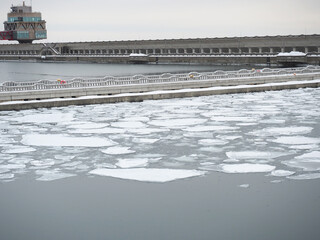 紋別港の流氷の風景 © tawa--mana