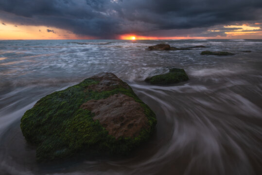 Tramonto sulla spiaggia di Tor Caldara.