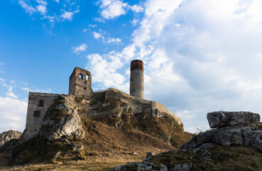 Ruiny zamku w Olsztynie koło Częstochowy Jura Krakowsko Częstochowska  Polska © kubikactive