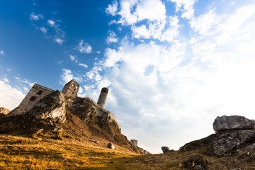 Ruiny zamku w Olsztynie koło Częstochowy Jura Krakowsko Częstochowska  Polska © kubikactive