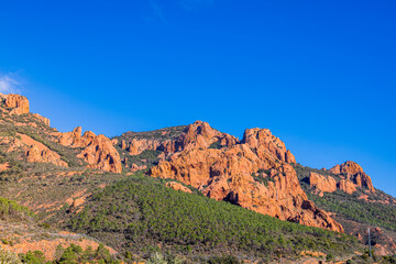 Naklejka premium Sur les routes du Massif de l'Esterel sur la Côte d'Azur en France