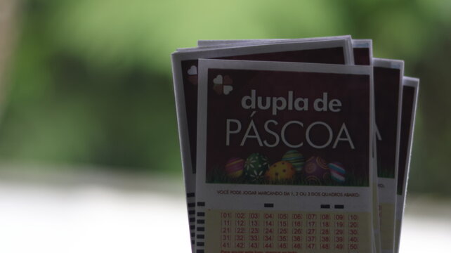 Cartelas da promo&ccedil;&atilde;o Dupla de P&aacute;scoa em Mogi das Cruzes, SP, registradas em 10 de junho de 2026, representando sorteio, campanha promocional e a&ccedil;&atilde;o comercial.