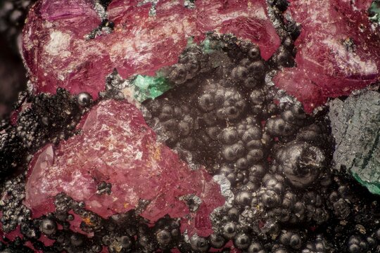 Microphoto of diopside, cobaltodolomite and heterogenite from Congo. Macro- field of view 2 mm