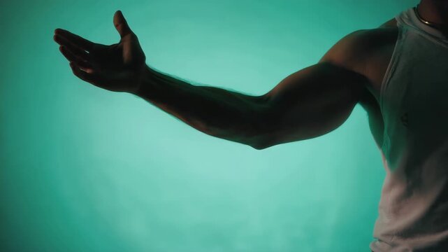  Arm lifts smoothly The camera remains steady 