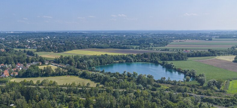 Olching im Kreis F&uuml;rstenfeldbruck von oben, &ouml;stliche Stadtbezirke und Olchinger See