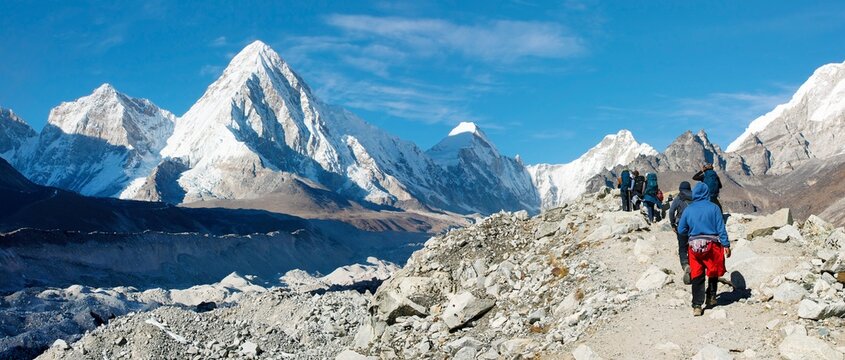 Tourists going to Mount everest base camp